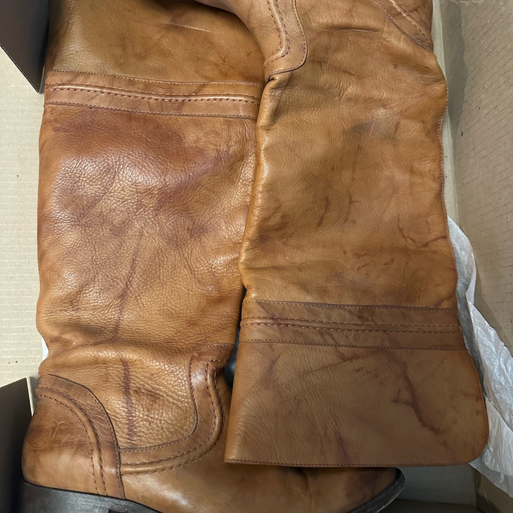 Frye Melissa Trapunto boots size 11